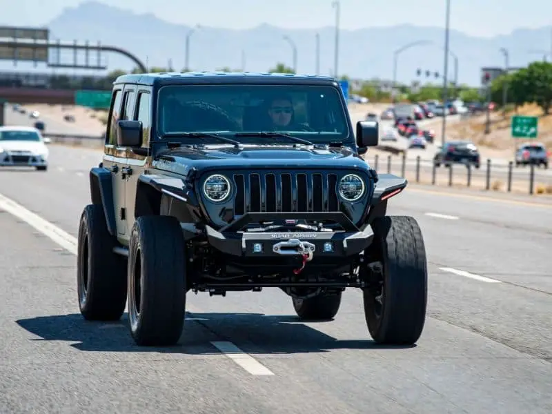 How much does it cost to lease a Jeep Wrangler